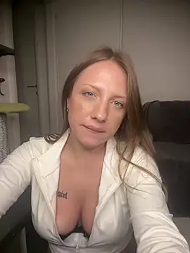 Snapshot of Sashabunny chatting on October 14, 9:50 pm Sashabunny online show from October 14, 9:50 pm