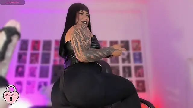 Snapshot of Tellme_Alexa chatting on October 19, 4:58 am Tellme Alexa online show from October 19, 4:58 am