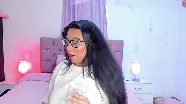 Latinabombsheell online show from October 8, 7:29 pm