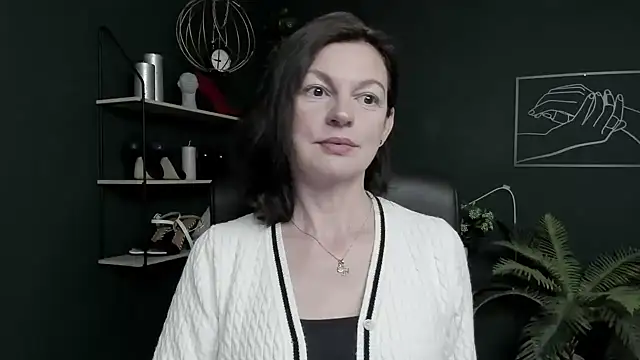 VivianWILD online show from July 7, 5:10 am