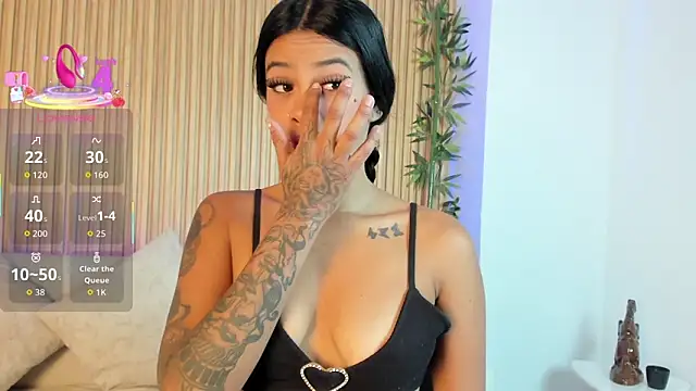 saracorraless online show from September 19, 12:15 pm