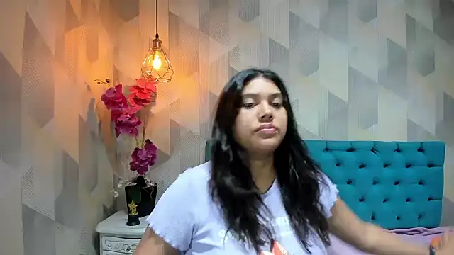 LindaBreeS online show from May 16, 1:43 pm