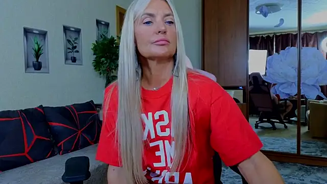 Snapshot of amelia_blondy chatting on September 13, 9:50 am amelia blondy online show from September 13, 9:50 am