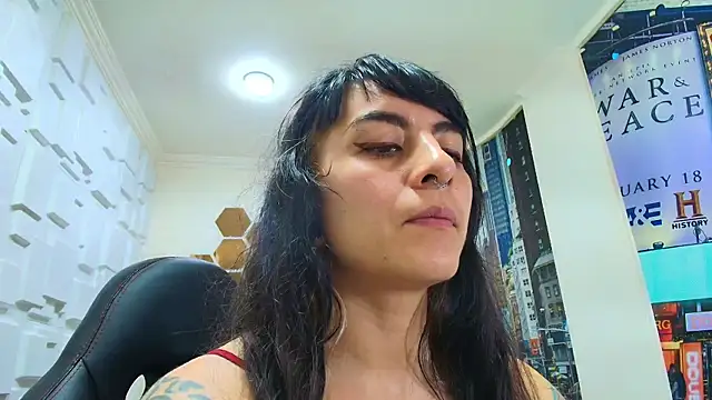 Naughty Kittenm online show from April 1, 11:33 am