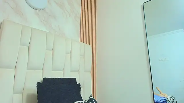 Snapshot of Naughty_Kittenm chatting on October 27, 11:28 am Naughty Kittenm online show from October 27, 11:28 am