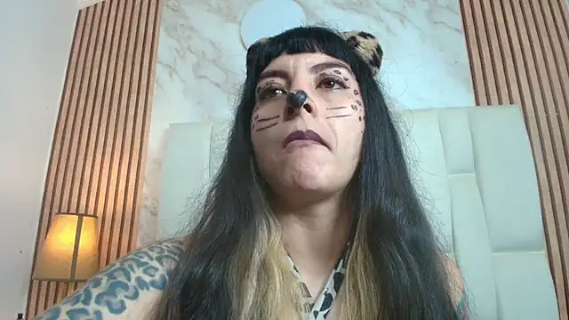 Snapshot of Naughty_Kittenm chatting on October 31, 11:58 am Naughty Kittenm online show from October 31, 11:58 am