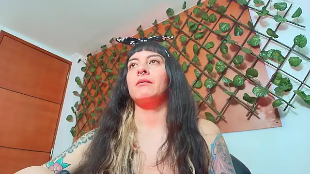 Naughty Kittenm online show from April 14, 11:54 am