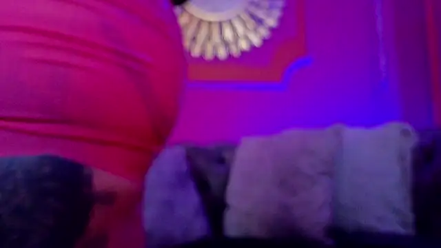 Julieta Russell online show from October 10, 1:05 pm