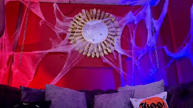 Julieta Russell online show from October 17, 2:09 pm