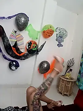 freyadevil333 online show from October 12, 9:39 pm