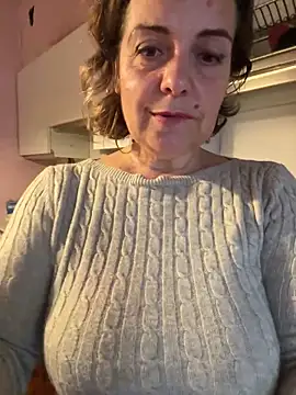 Snapshot of Sunbelxx chatting on October 22, 8:41 am Sunbelxx online show from October 22, 8:41 am