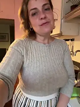 Snapshot of Sunbelxx chatting on October 20, 7:44 am Sunbelxx online show from October 20, 7:44 am