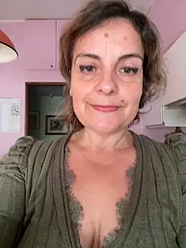 Snapshot of Sunbelxx chatting on October 10, 7:46 am Sunbelxx online show from October 10, 7:46 am