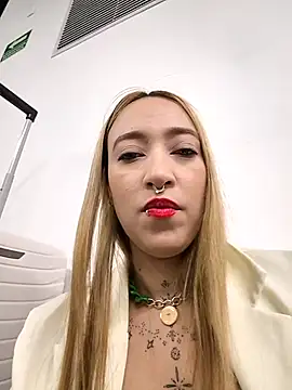 MollyCruz online show from December 5, 2:51 pm