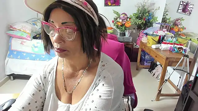 Mrs mommy  online show from October 3, 7:41 pm