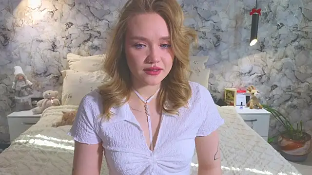 Aurora Golden1 online show from April 1, 1:50 am