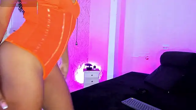 Snapshot of NATALIE_PARKERR chatting on October 20, 12:30 pm NATALIE PARKERR online show from October 20, 12:30 pm