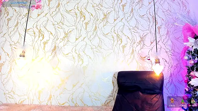 NATALIE PARKERR online show from December 20, 1:37 pm