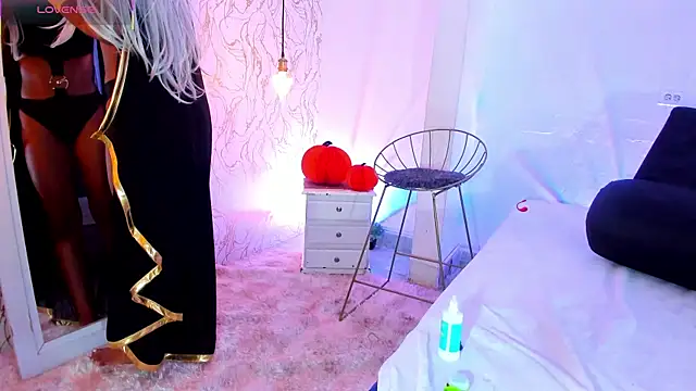 Snapshot of NATALIE_PARKERR chatting on October 31, 5:17 pm NATALIE PARKERR online show from October 31, 5:17 pm