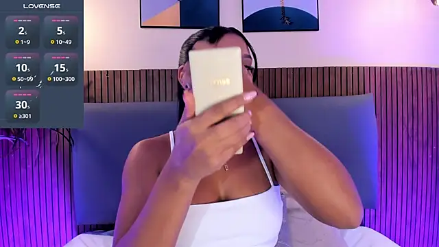 Snapshot of NicolleeEvanss chatting on October 8, 12:09 pm NicolleeEvanss online show from October 8, 12:09 pm