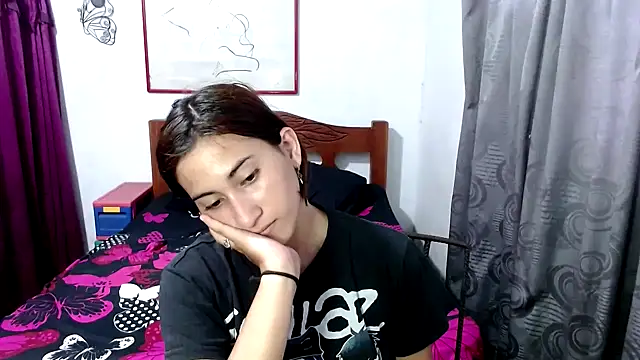 Snapshot of LadyMilk003 chatting on October 15, 3:58 pm LadyMilk003 online show from October 15, 3:58 pm