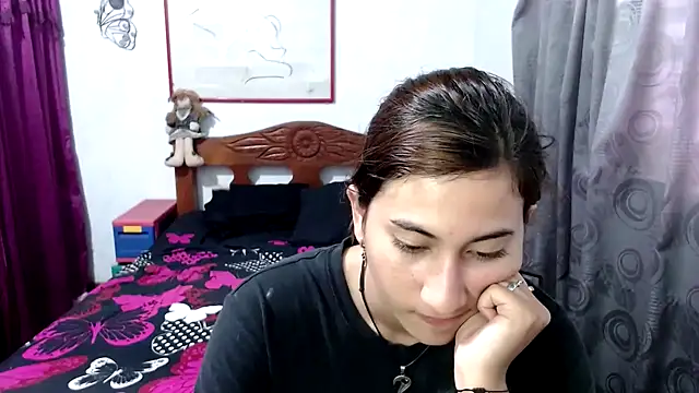 Snapshot of LadyMilk003 chatting on October 24, 4:03 pm LadyMilk003 online show from October 24, 4:03 pm