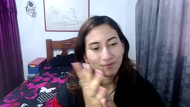 Snapshot of LadyMilk003 chatting on October 31, 5:28 pm LadyMilk003 online show from October 31, 5:28 pm