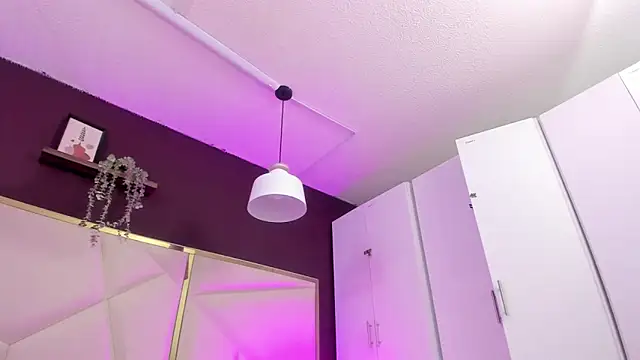 April bowie online show from October 6, 12:33 pm