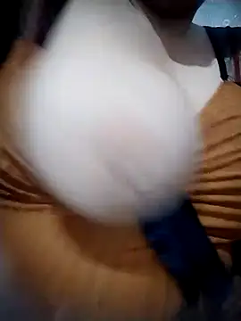 Snapshot of carmelasexy chatting on October 29, 11:07 pm carmelasexy online show from October 29, 11:07 pm