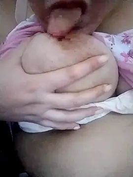 Snapshot of carmelasexy chatting on October 13, 9:50 pm carmelasexy online show from October 13, 9:50 pm