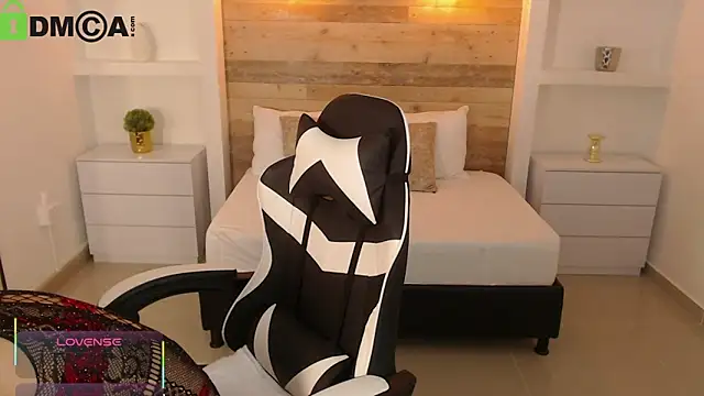 Snapshot of candy_summer28 chatting on September 24, 7:35 pm candy summer28 online show from September 24, 7:35 pm