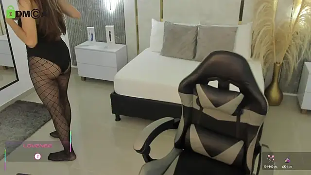 Snapshot of candy_summer28 chatting on September 27, 8:05 pm candy summer28 online show from September 27, 8:05 pm