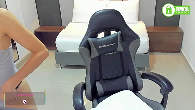 Snapshot of candy_summer28 chatting on September 20, 9:02 pm candy summer28 online show from September 20, 9:02 pm