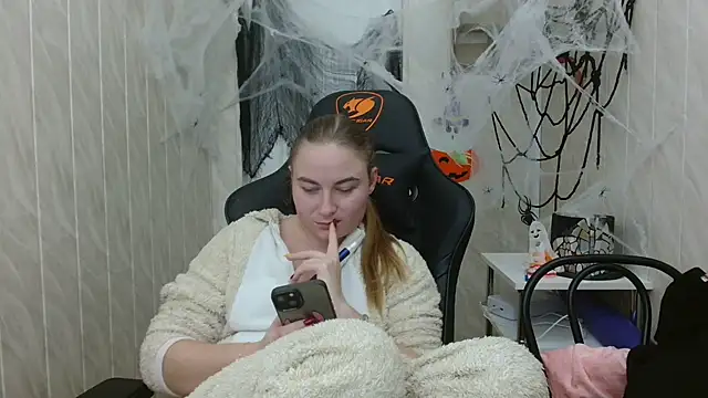 ElenaMaeer online show from October 24, 1:29 pm