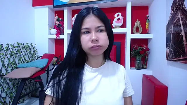 Letty Plugxo online show from January 17, 1:29 pm