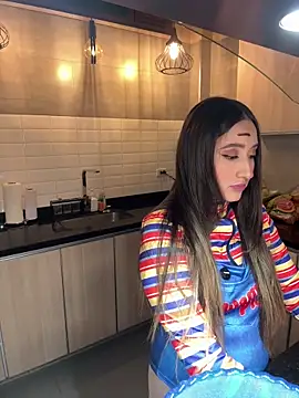 PiaSmile online show from November 1, 1:10 am