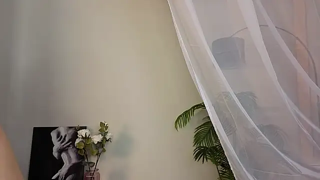 Naomi Girly online show from September 28, 4:41 am