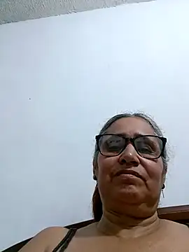  candi online show from April 14, 10:10 pm