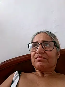  candi online show from January 15, 8:15 pm