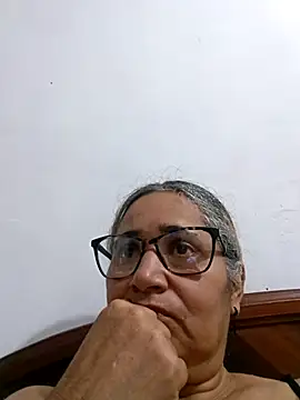  candi online show from February 8, 10:45 pm