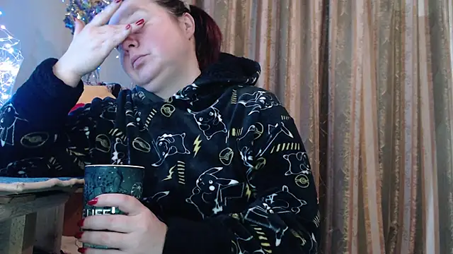 amorelara online show from February 19, 6:35 am