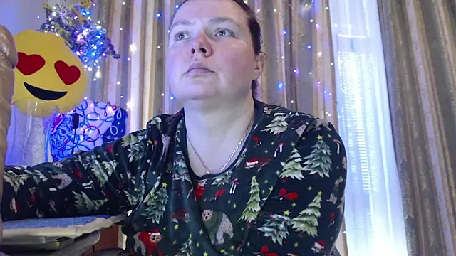 amorelara online show from March 11, 8:40 am