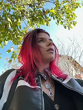 Snapshot of RiriRoseey chatting on November 1, 8:40 am RiriRoseey online show from November 1, 8:40 am