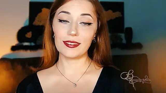 Snapshot of MissBeverlyMills chatting on September 29, 1:22 am MissBeverlyMills online show from September 29, 1:22 am