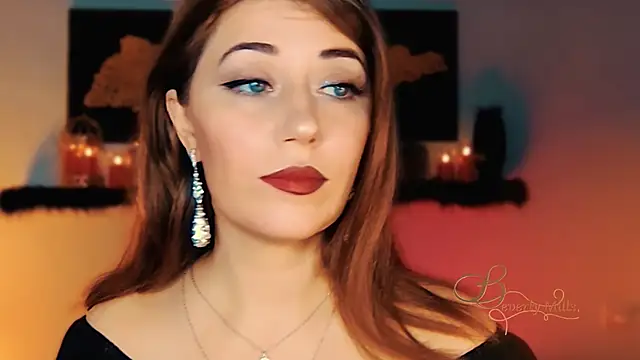 Snapshot of MissBeverlyMills chatting on November 2, 2:26 am MissBeverlyMills online show from November 2, 2:26 am