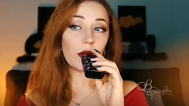 Snapshot of MissBeverlyMills chatting on October 2, 2:05 am MissBeverlyMills online show from October 2, 2:05 am