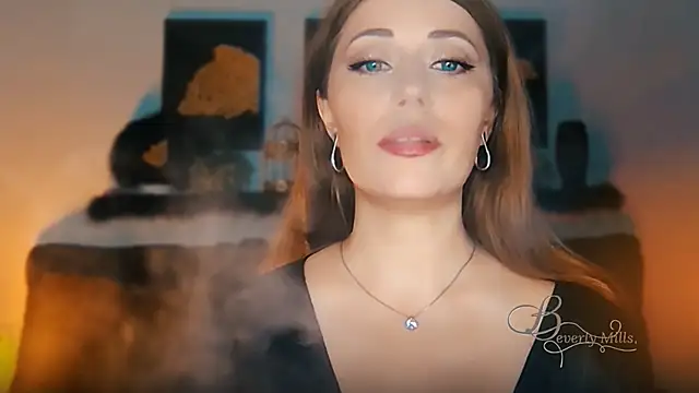 Snapshot of MissBeverlyMills chatting on September 20, 8:18 pm MissBeverlyMills online show from September 20, 8:18 pm