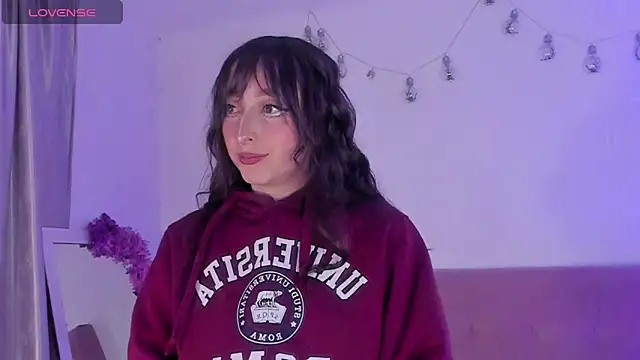 v1cky  online show from April 3, 12:30 am