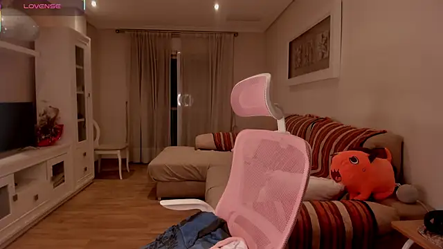 bella apont online show from October 17, 10:35 pm