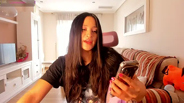 bella apont online show from October 13, 3:04 pm